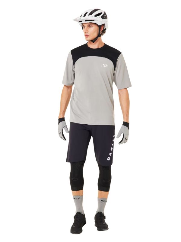 Spodenki rowerowe Oakley Free Ride Short Blackout