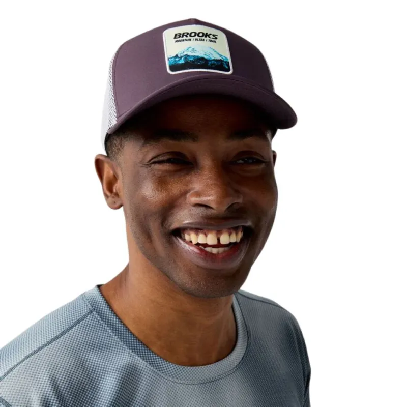 Czapka z daszkiem Brooks Surge Trucker burgundowo-biała