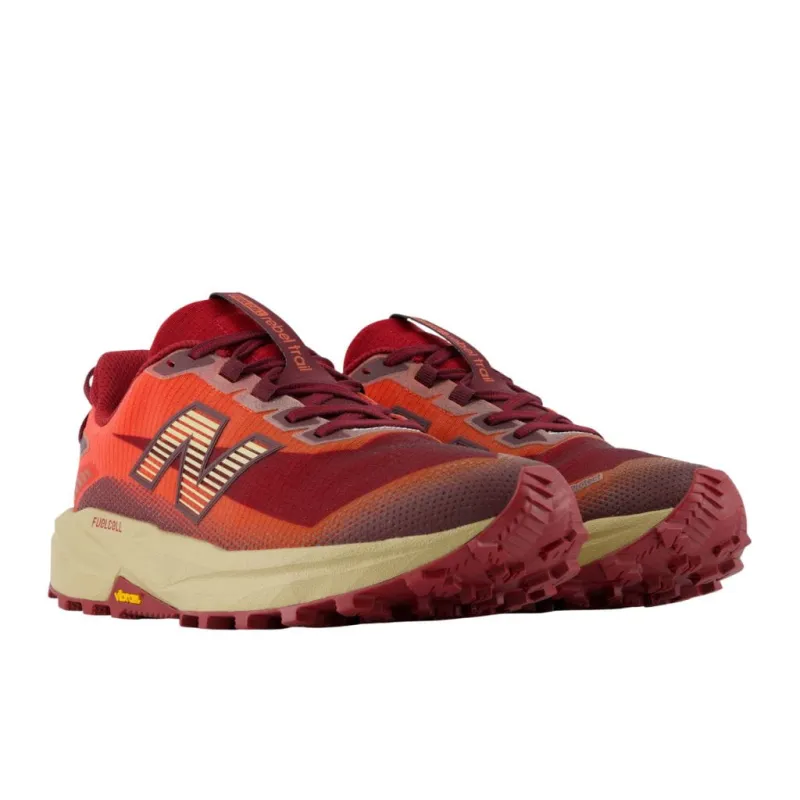 Buty biegowe męskie New Balance FuelCell Rebel Trail maple/neo flame